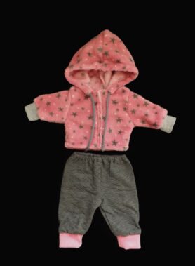 Roosa tähtedega pusa + hallid püksid