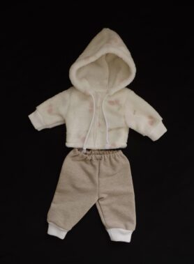 Valge kirssidega pusa + hallid püksid