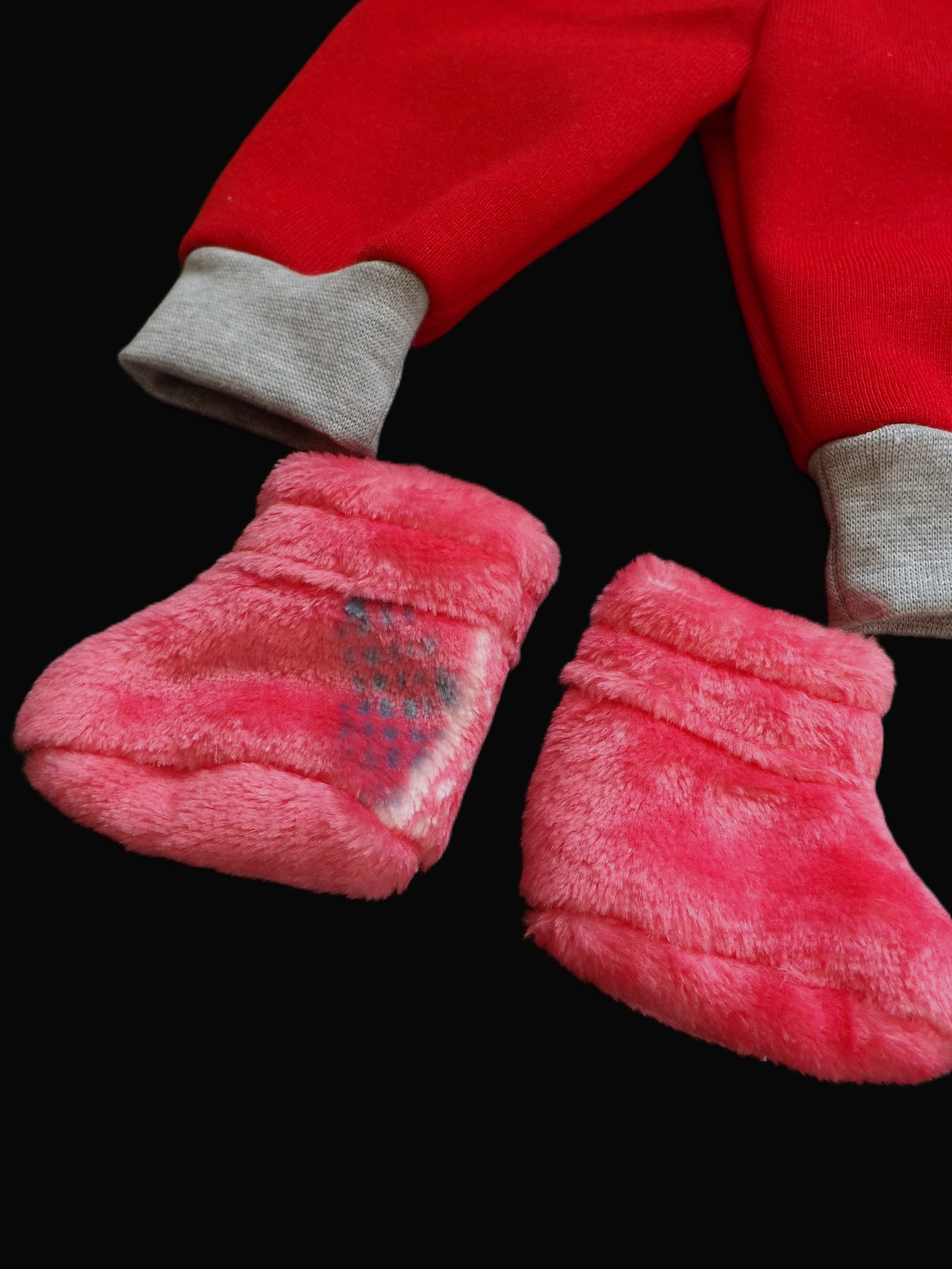 Roosa jänestega pusa + punased püksid + papud - Image 3